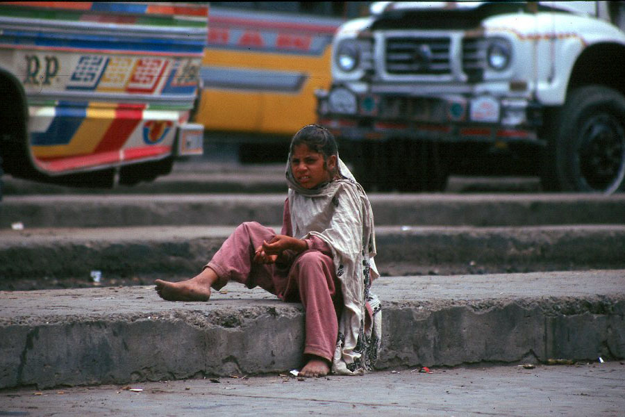 Child at Pir Wadhai bus station
