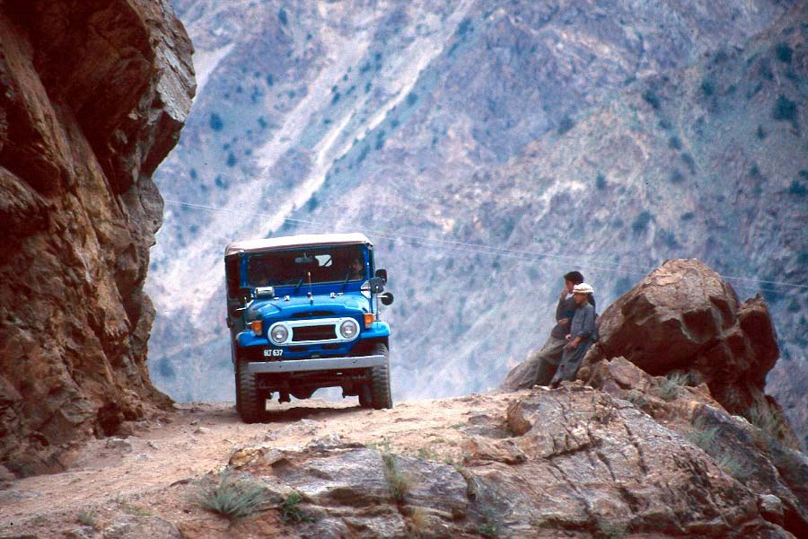 On the road to Astore